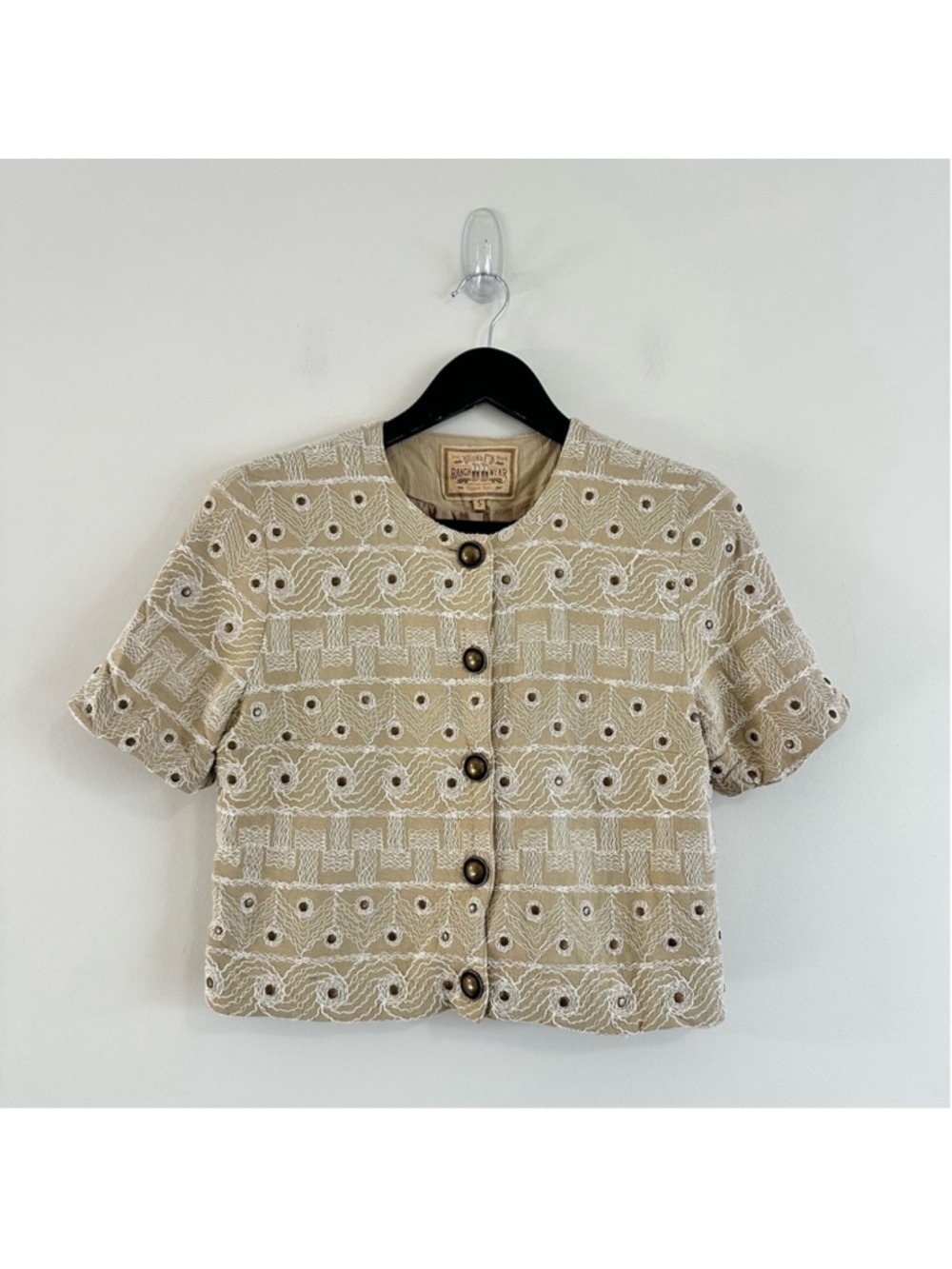 Double D Ranch Beige Textured Embroidered Buttoned Top Small - Picture 3 of 11